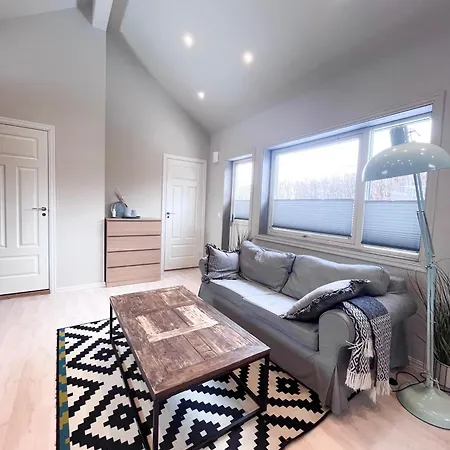 Scandinavian Modern With Strategic Location For Travelers Apartamento *