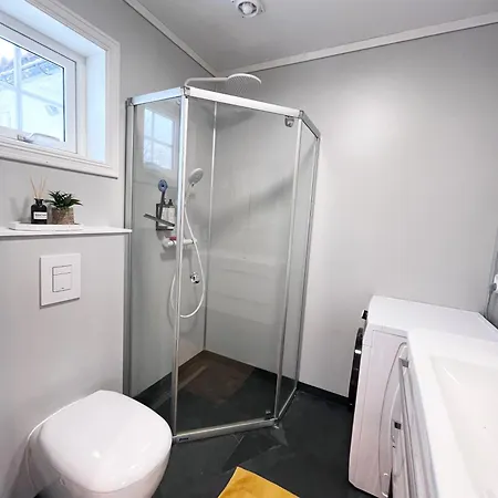 Scandinavian Modern With Strategic Location For Travelers Apartamento *